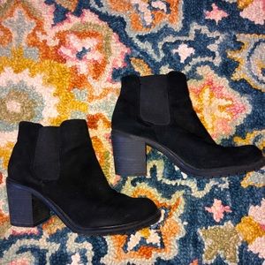Chelsea boots black suede